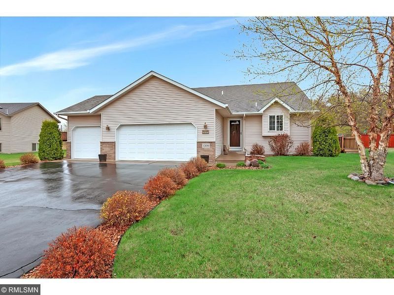 1209 24th St SE, Saint Cloud, MN 56304
