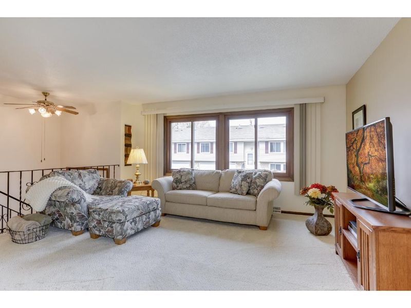 4285 Evergreen Dr, Vadnais Heights, MN 55127