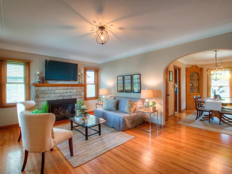 1588 Pinehurst Ave, Saint Paul, MN 55116
