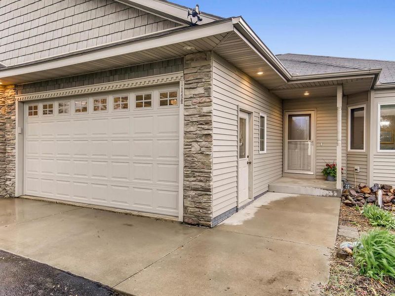 1140 W Maple St, River Falls, WI 54022
