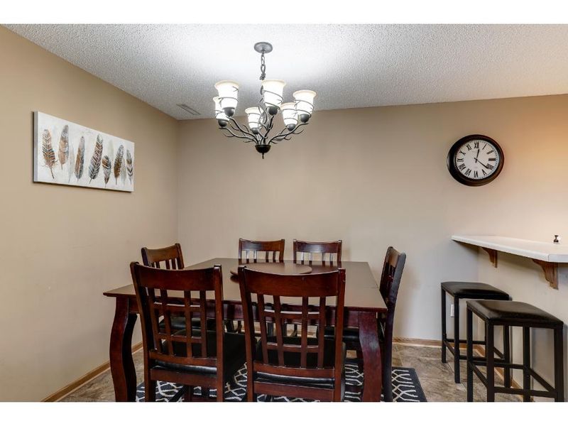 5437 Brewer Ln, Inver Grove Heights, MN 55076