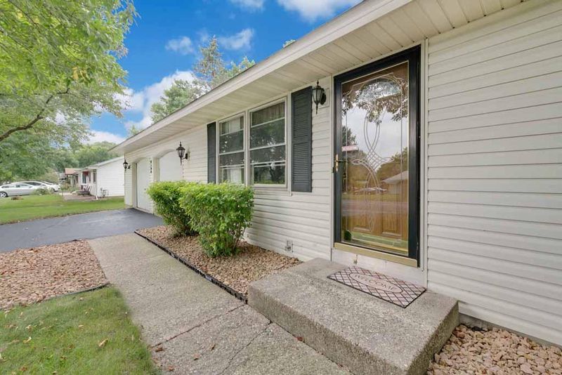 8199 Homestead Ave S, Cottage Grove, MN 55016