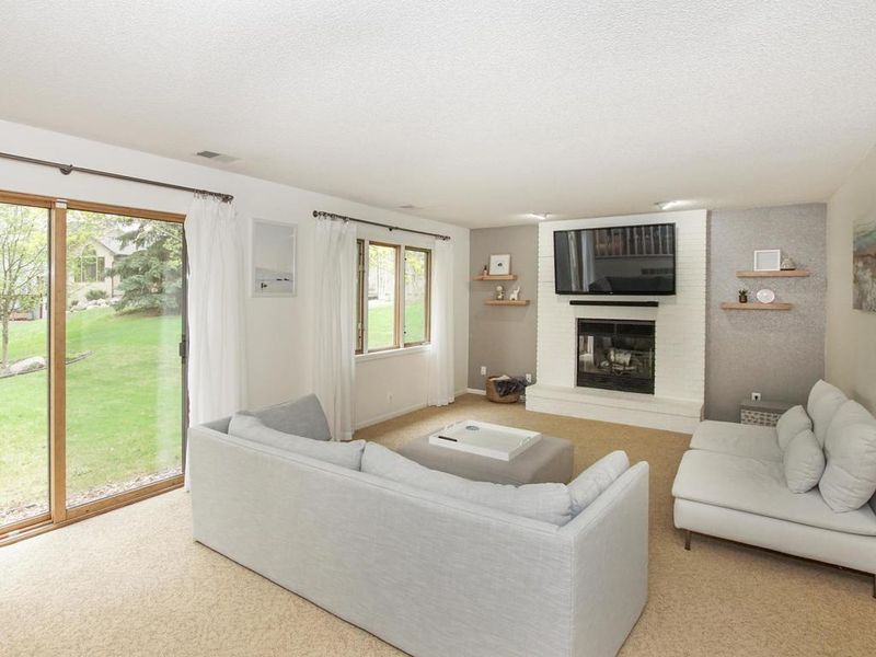 8206 Orchid Ln N, Maple Grove, MN 55311
