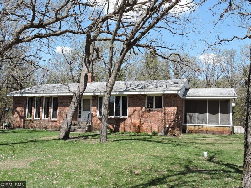 9060 82nd St SE, Clear Lake, MN 55319