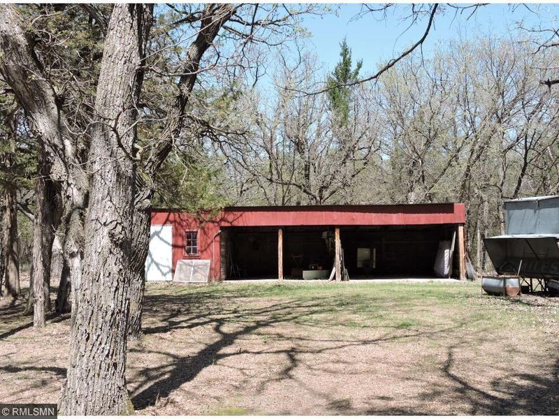 9060 82nd St SE, Clear Lake, MN 55319