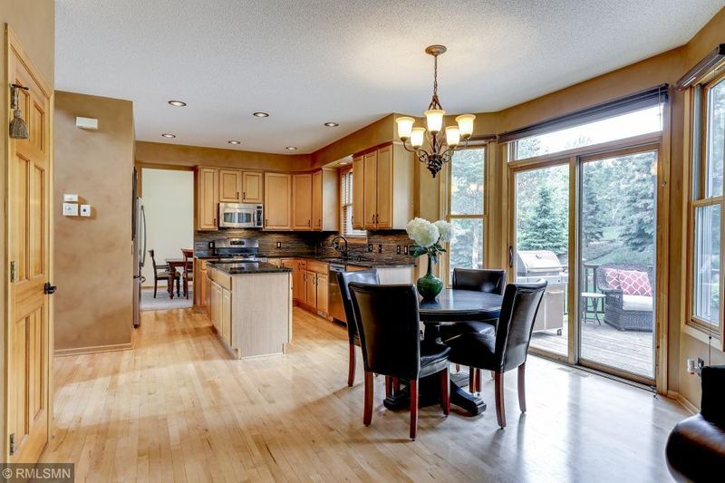 3465 Olive Ln N, Plymouth, MN 55447