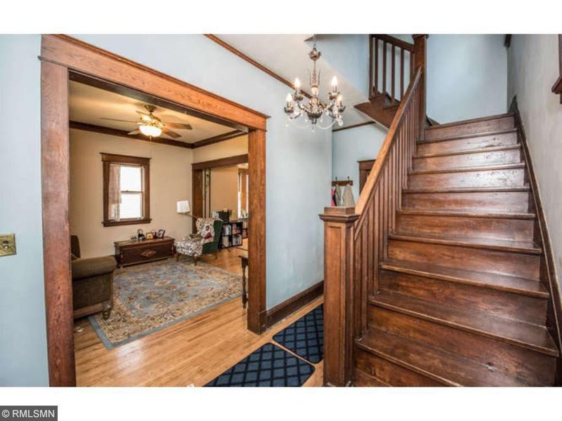 907 Clark St, Saint Paul, MN 55101