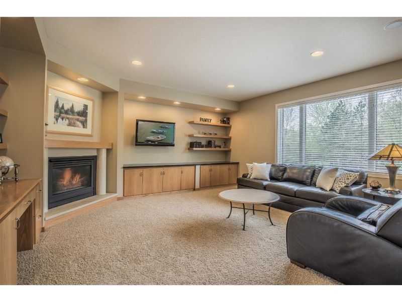 18936 Gladstone Blvd N, Maple Grove, MN 55311