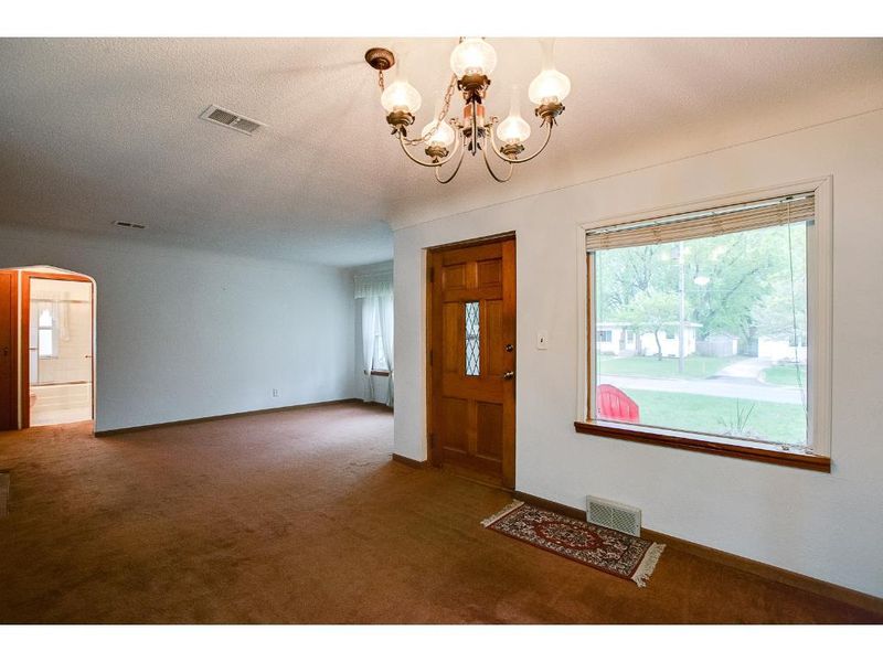 824 7th Ave NW, New Brighton, MN 55112