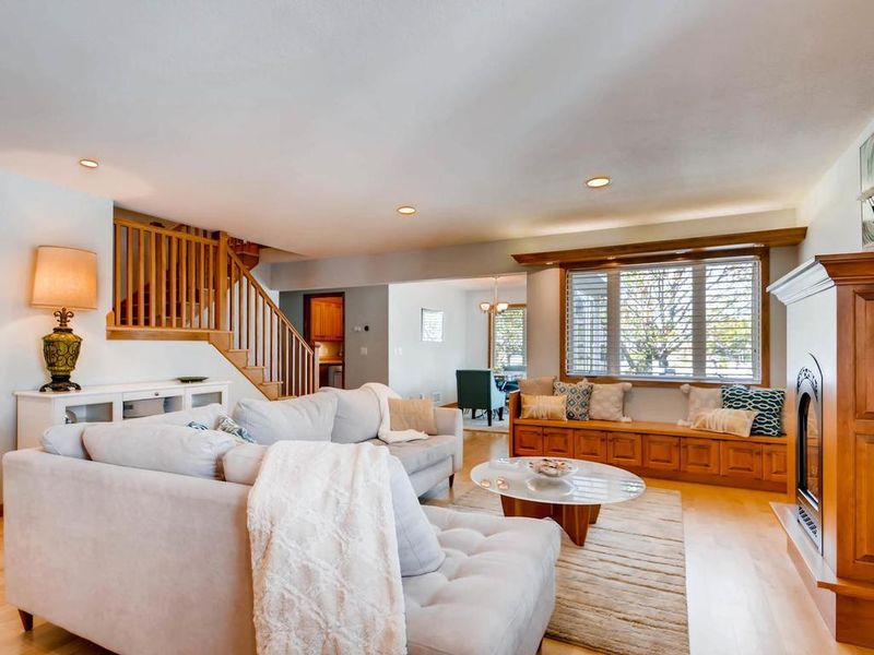 4004 Fordham Dr NE, Saint Anthony, MN 55421
