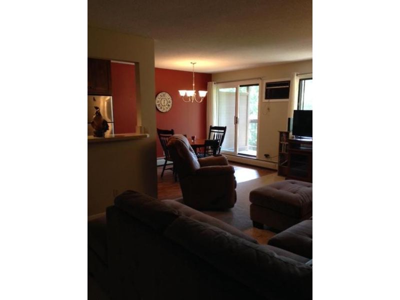 7601 W 101st St #213, Bloomington, MN 55438
