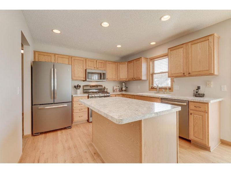 15960 Cascade Pa, Rosemount, MN 55068