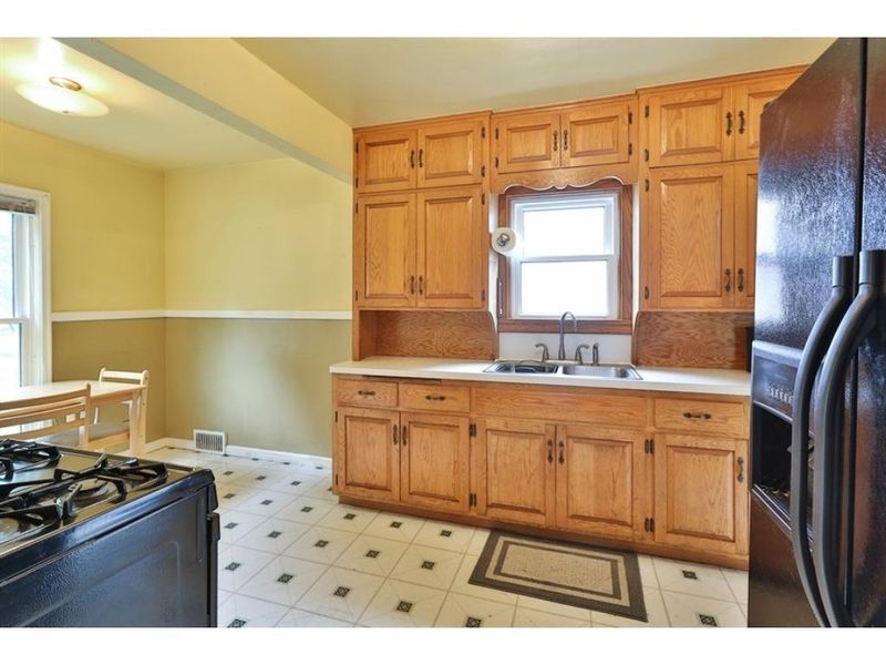 1492 Hazel St N, Saint Paul, MN 55119