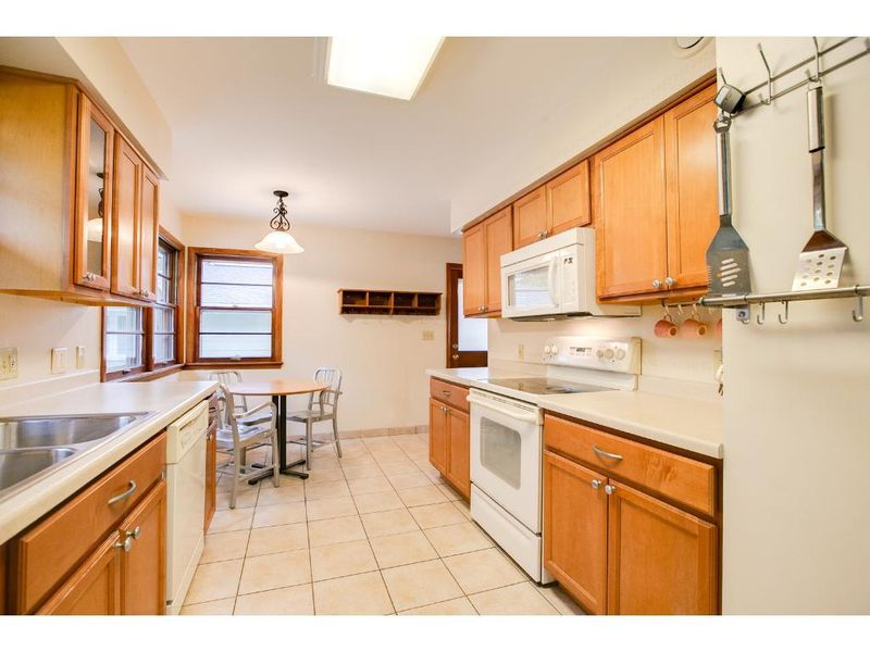 1769 Lake St, Lauderdale, MN 55113