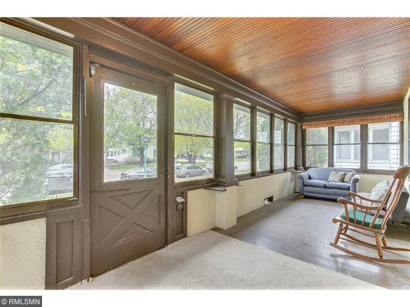 2030 Laurel Ave, Saint Paul, MN 55104
