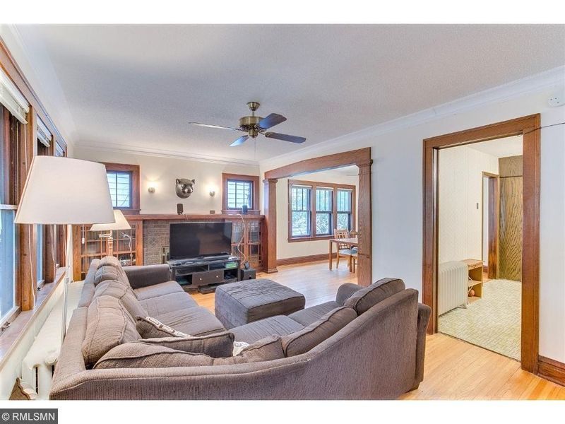 2030 Laurel Ave, Saint Paul, MN 55104