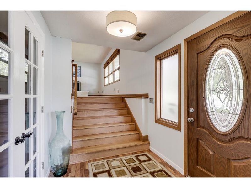 10654 Rich Rd, Bloomington, MN 55437