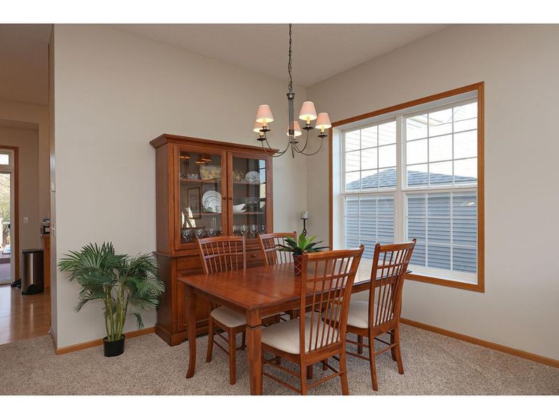 4158 Oakbrooke Dr, Eagan, MN 55122