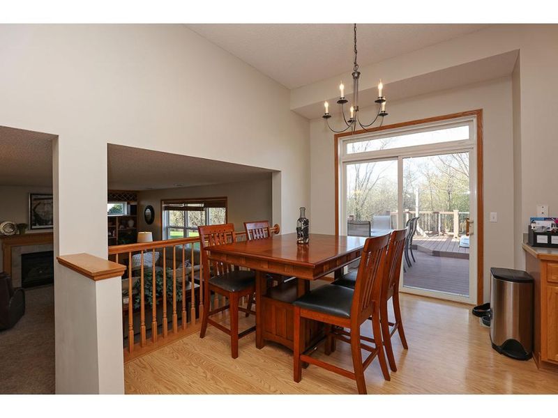 4158 Oakbrooke Dr, Eagan, MN 55122