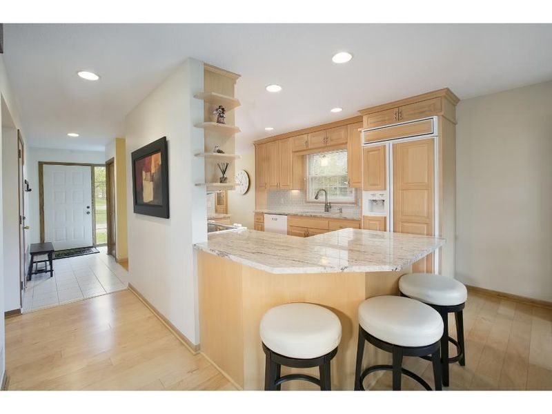 16529 Biscayne Blvd, Eden Prairie, MN 55347