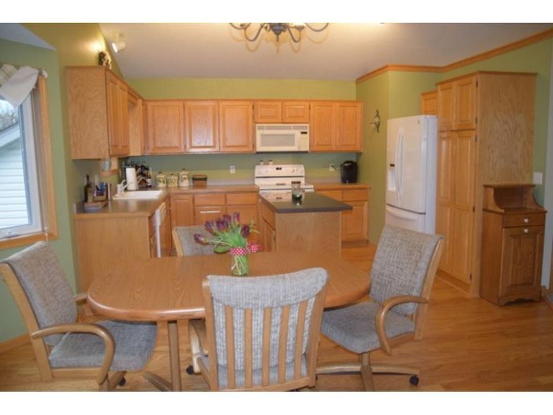 5874 Forest Boulevard Trl, Wyoming, MN 55092