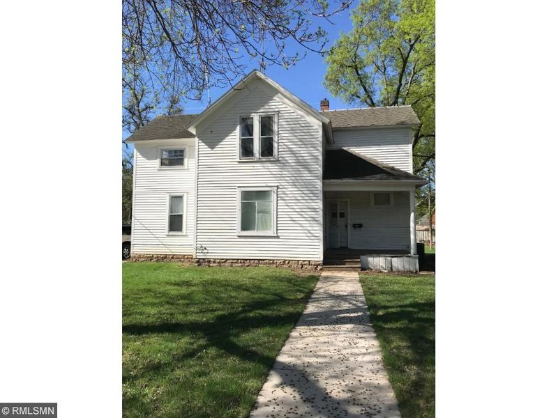 506 Ferry St, Le Sueur, MN 56058