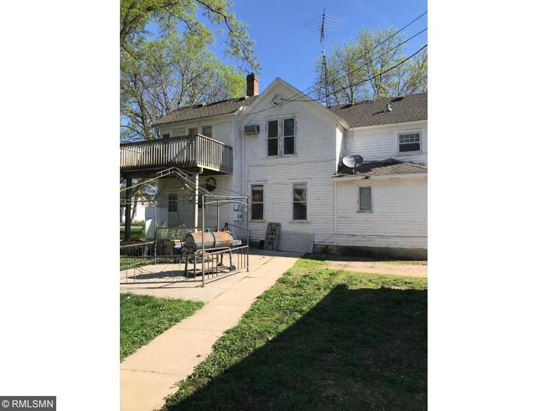 506 Ferry St, Le Sueur, MN 56058