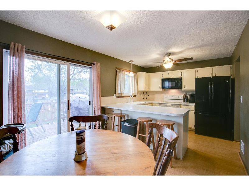 2140 Cliffhill Ln, Eagan, MN 55122