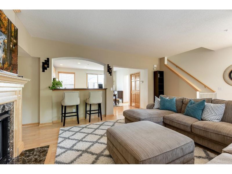 11335 Stratton Ave, Eden Prairie, MN 55344