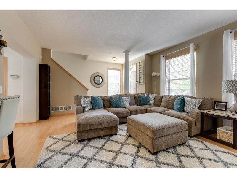 11335 Stratton Ave, Eden Prairie, MN 55344