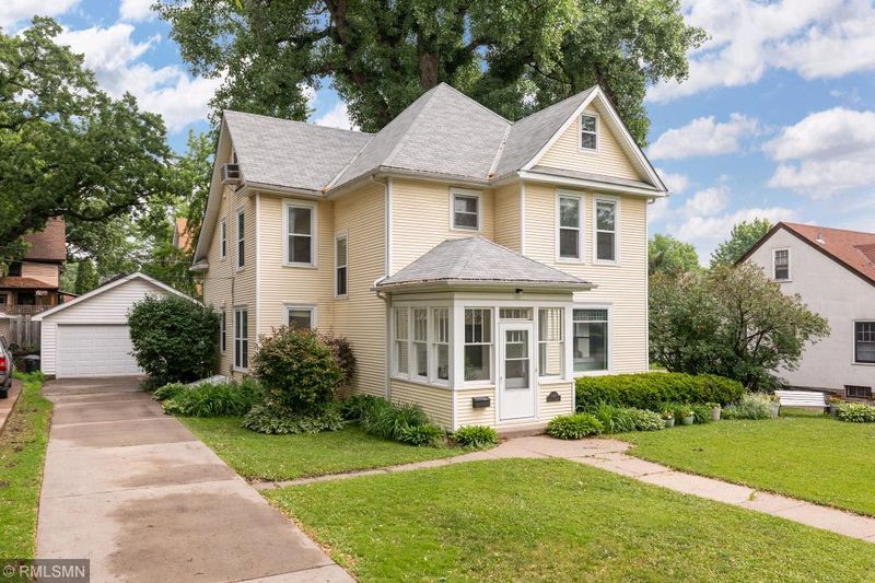 1383 Como Ave, Saint Paul, MN 55108