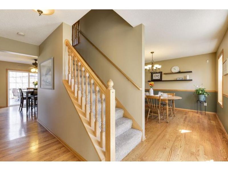 9338 Preserve Trl, Woodbury, MN 55125