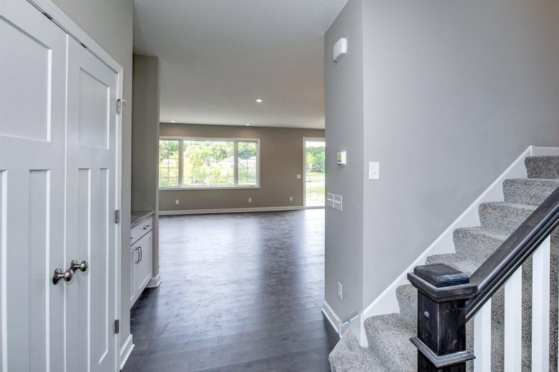 6566 Bracken Dr, Minnetrista, MN 55331