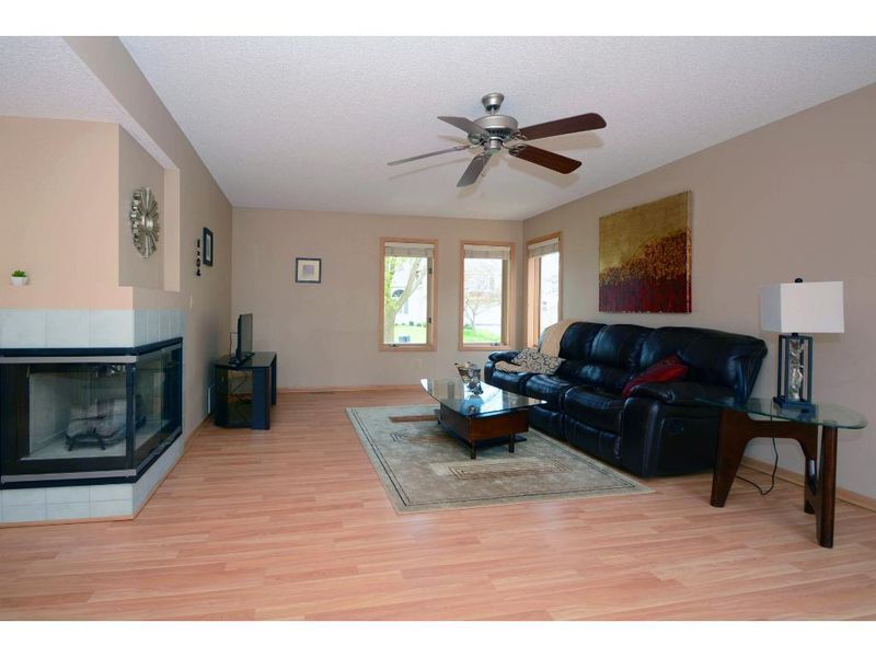 15720 16th Pl N, Plymouth, MN 55447