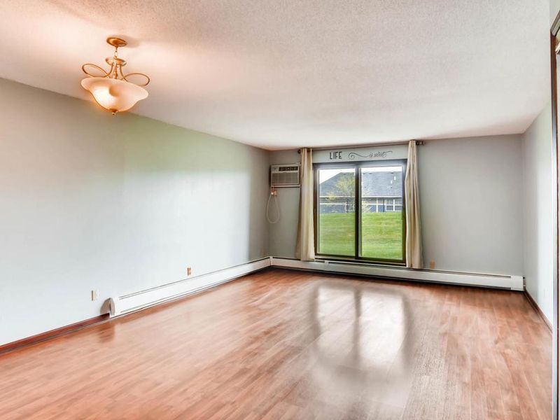 3420 Golfview Dr #103, Eagan, MN 55123