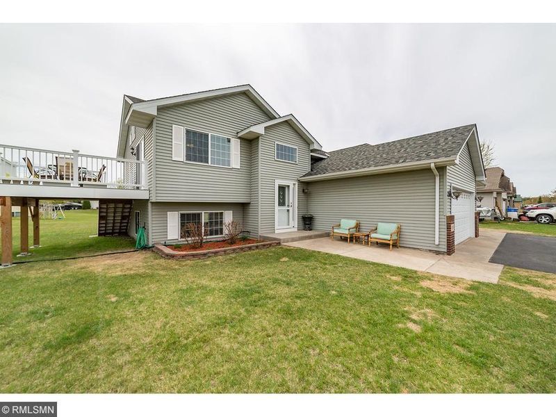 7675 385th St, North Branch, MN 55056