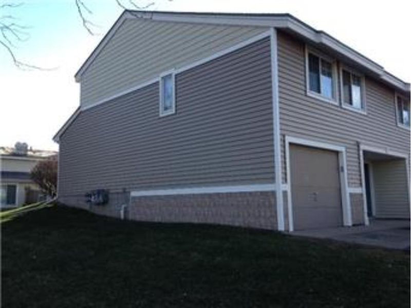 3256 Hill Ridge Dr #13, Eagan, MN 55121