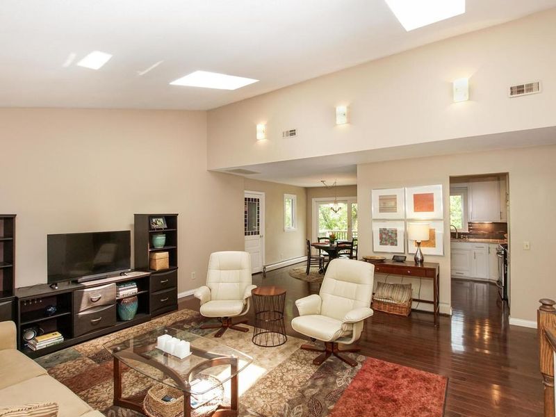 3036 Kyle Ave N, Golden Valley, MN 55422