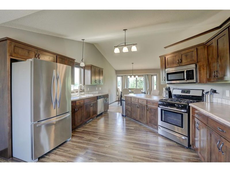 1307 Deer Haven Ct, Isanti, MN 55040