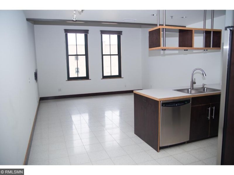 214 4th St E #205, Saint Paul, MN 55101