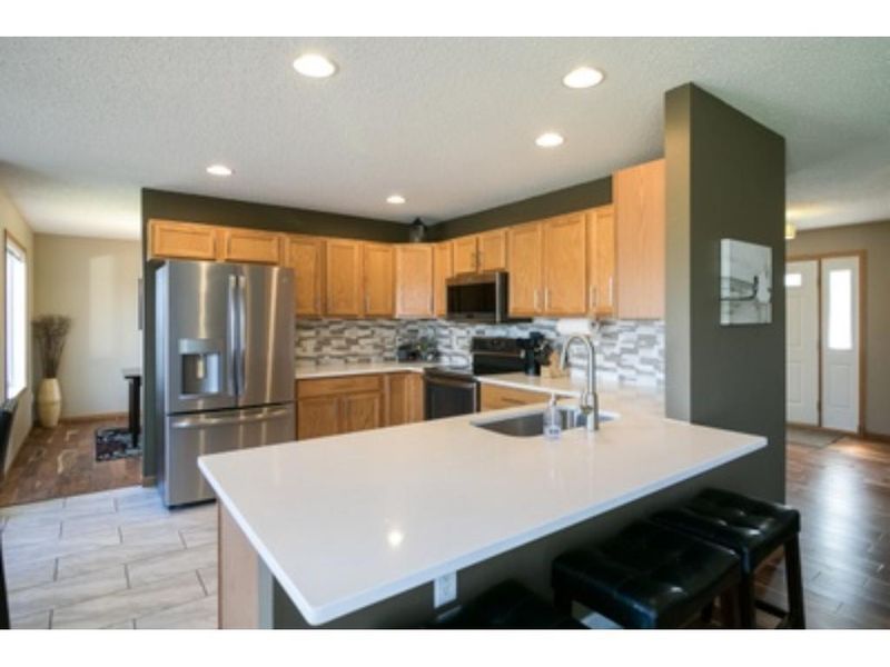 7003 Meadow Grass Ave S, Cottage Grove, MN 55016