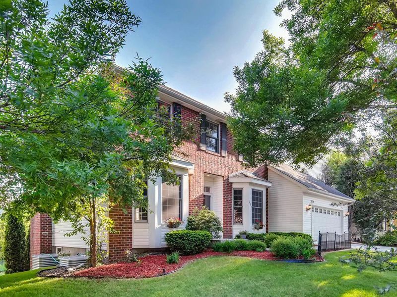 16341 Millford Dr, Eden Prairie, MN 55347