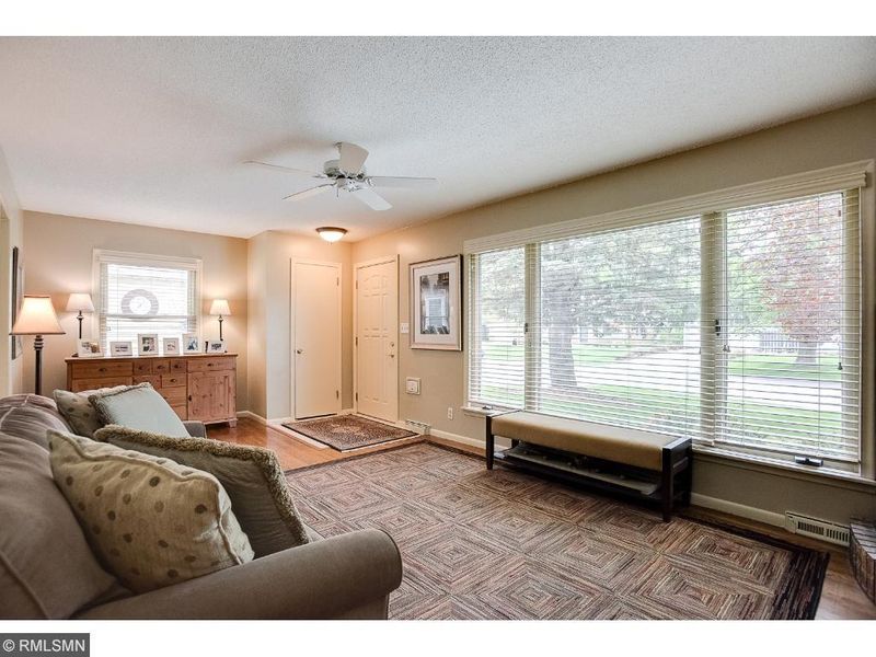 8213 Thomas Ave S, Bloomington, MN 55431