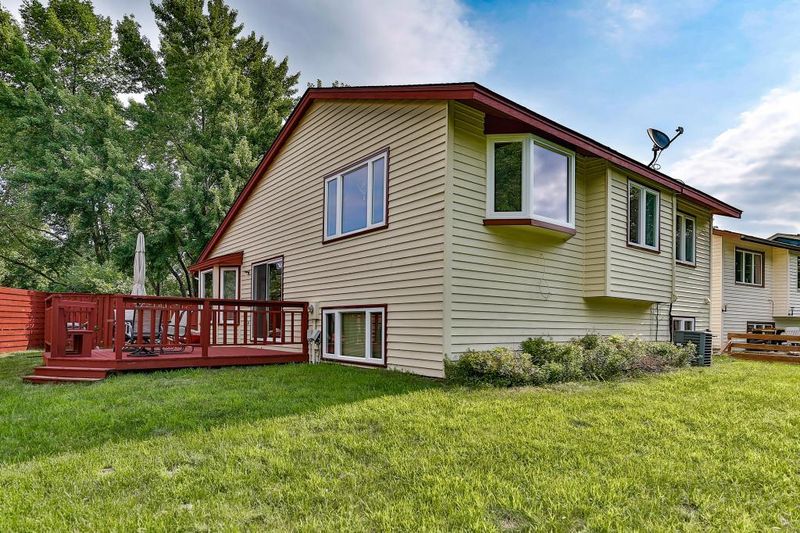 5585 Albert St, Shoreview, MN 55126