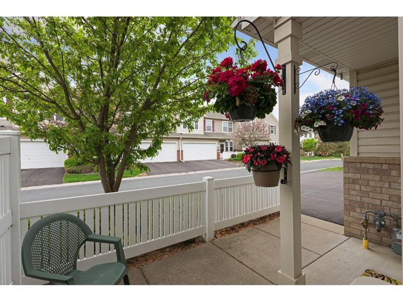 9103 Holly Ln N, Maple Grove, MN 55311
