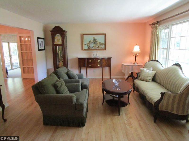 201 Inner Dr, Le Sueur, MN 56058