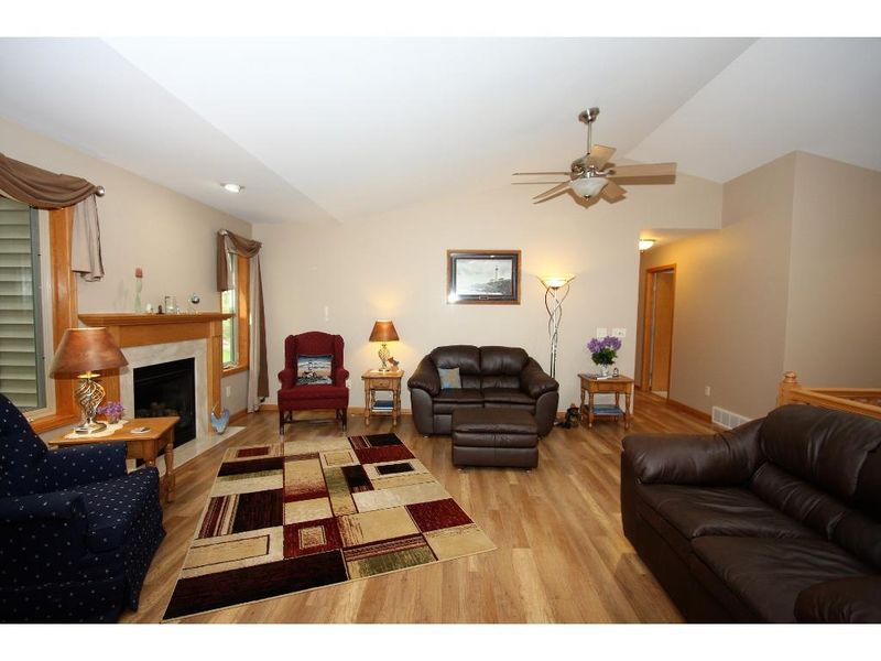 424 Otter Creek Trl, Altoona, WI 54720