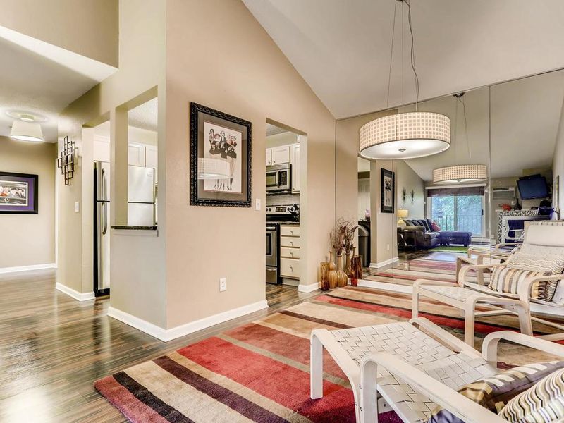 3420 Golfview Dr #305, Eagan, MN 55123