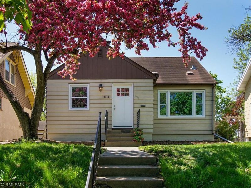 1712 Minnehaha Ave E, Saint Paul, MN 55106