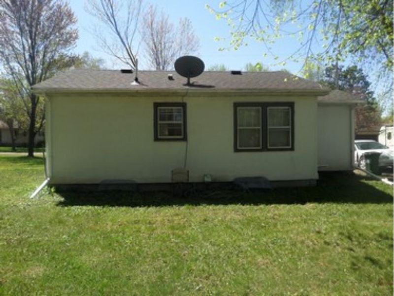 905 3rd Ave NW, Pine City, MN 55063
